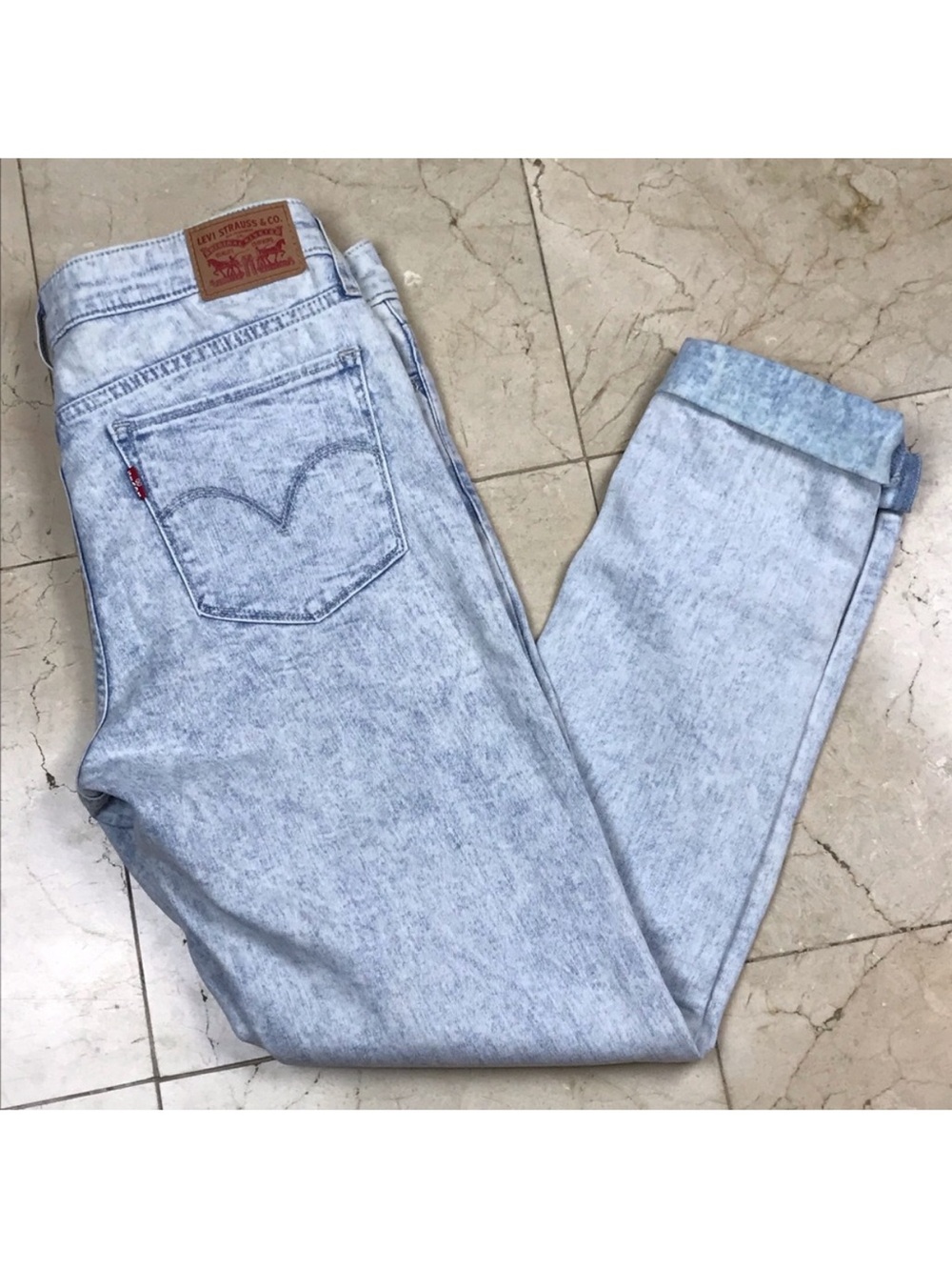 Levi’s Acid Wash Look - 711 Skinny Jean